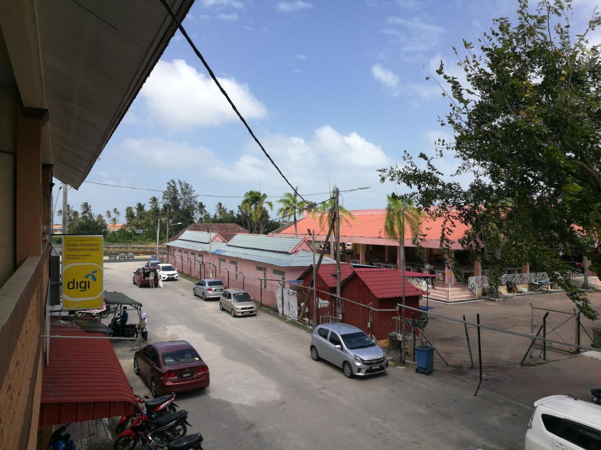 Aban Transit House Hotel Kampung Kuala Besut Exterior photo