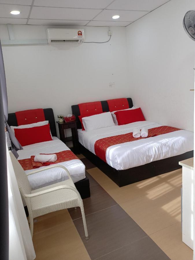 Aban Transit House Hotel Kampung Kuala Besut Exterior photo